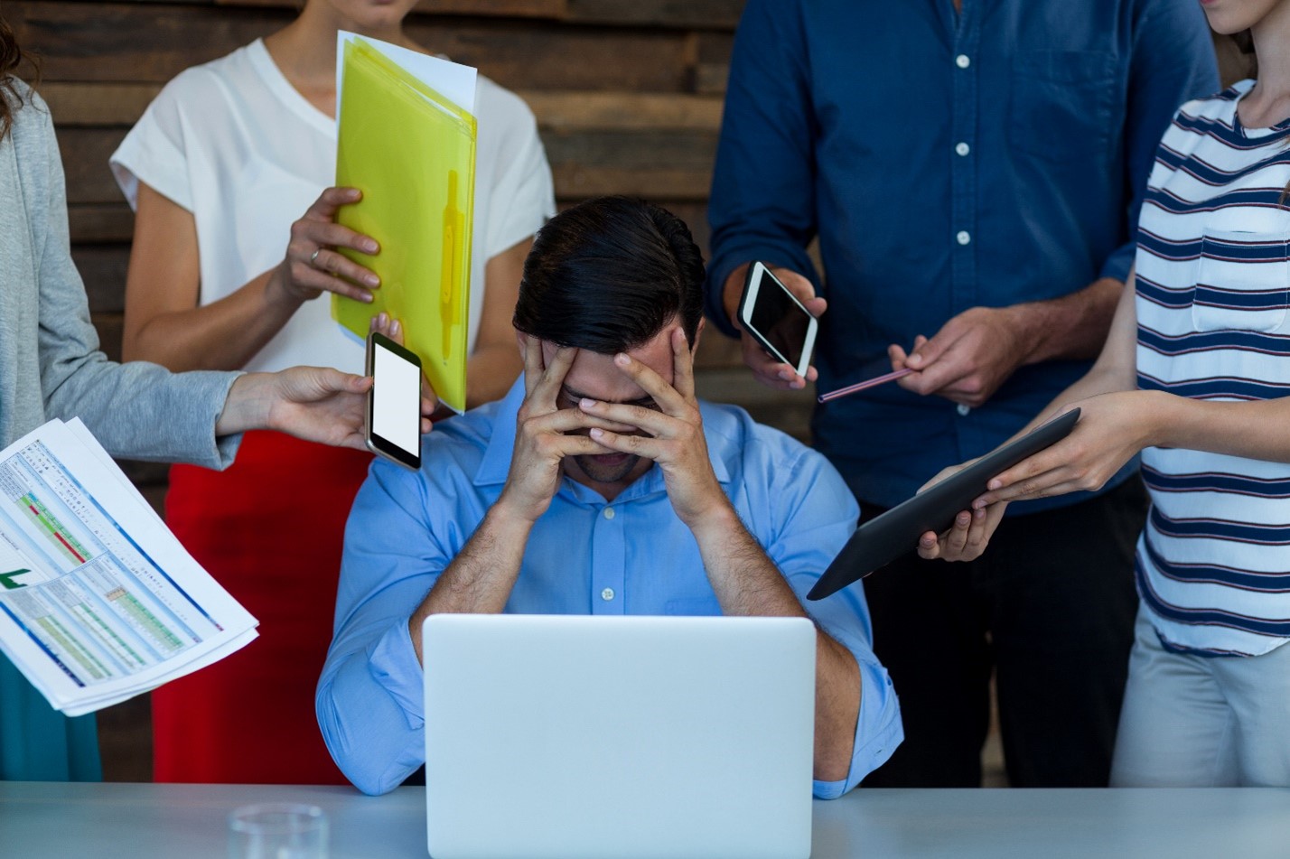 Healthy Habits for Busy Professionals: Balancing Work and Well-being in Bangladesh